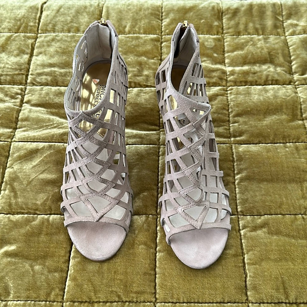 Michael Kors Yvonne Bootie Khaki Suede new